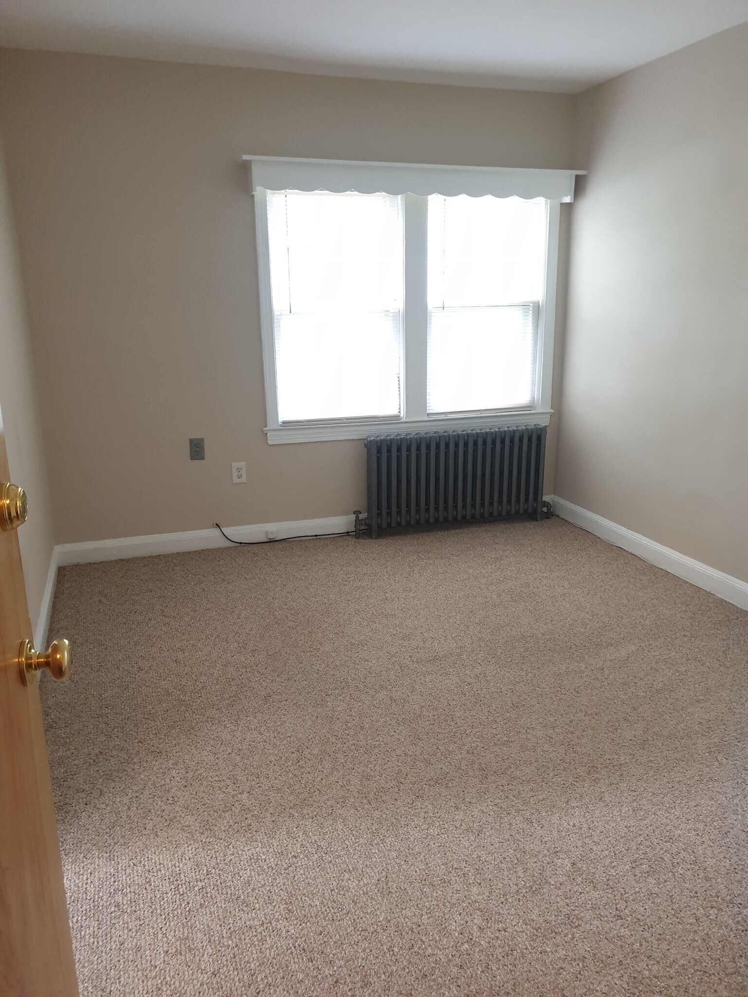Living Room 3 - 4709 Rittenhouse St