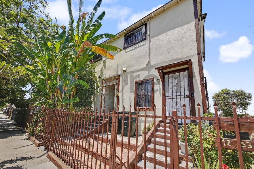 Building Photo - Unit B