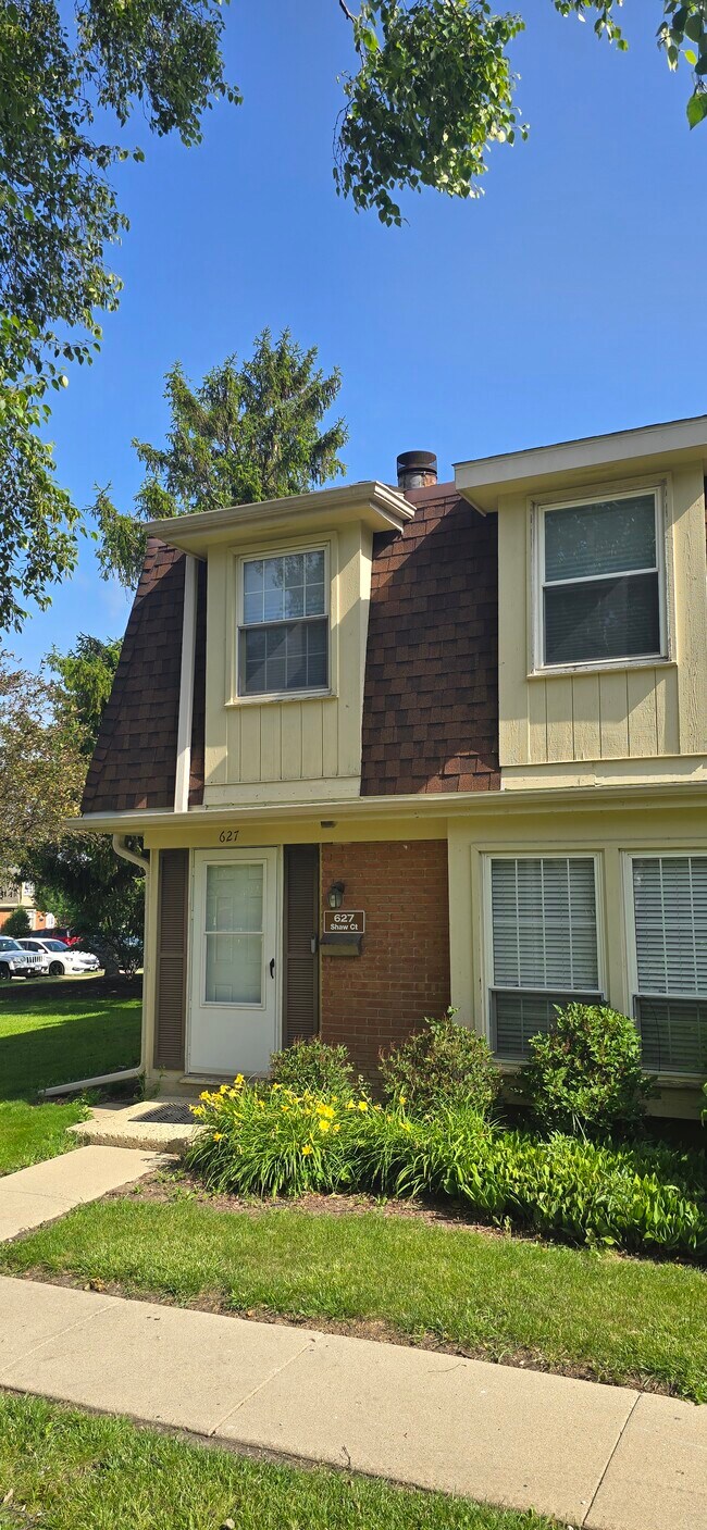 Building Photo - 627 Shaw Ct