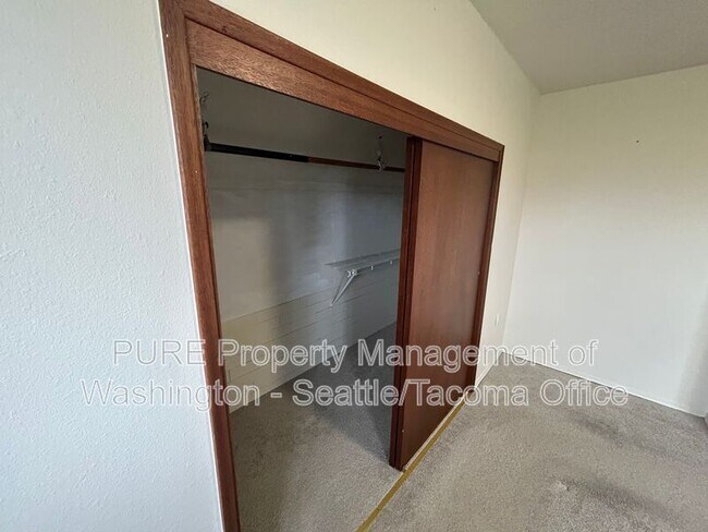 Building Photo - 3832 S Cushman Ave