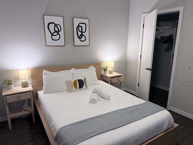 Building Photo - 1122 N Hudson St