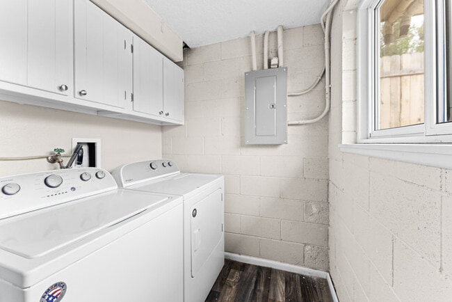 Building Photo - Spacious 4 Bedroom, 2 Bath Home on Boise Bench!