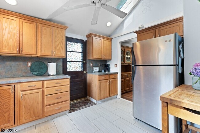 Building Photo - 31 Oliver Pl