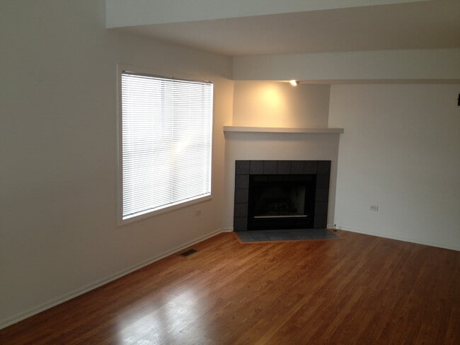 Building Photo - 3527 Frontenac Ct