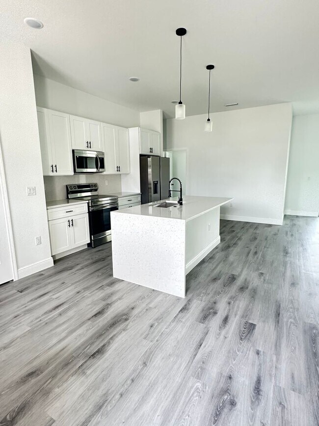 Building Photo - 13015 SW 76th Ct