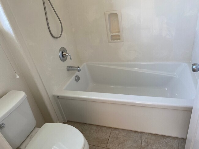 Building Photo - 830 San Bernardo Ln