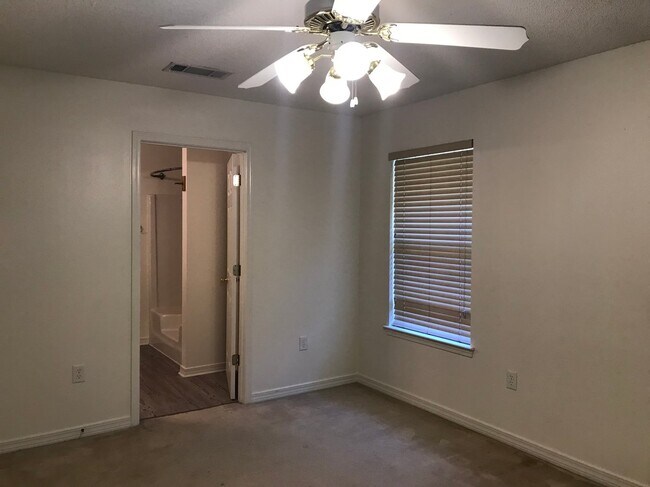 Building Photo - 713 Marsh Harbor Dr