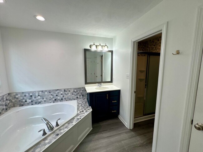 Building Photo - Move-In Ready Wexford Home Featuring Modern Updates and an Attached Two-Car
