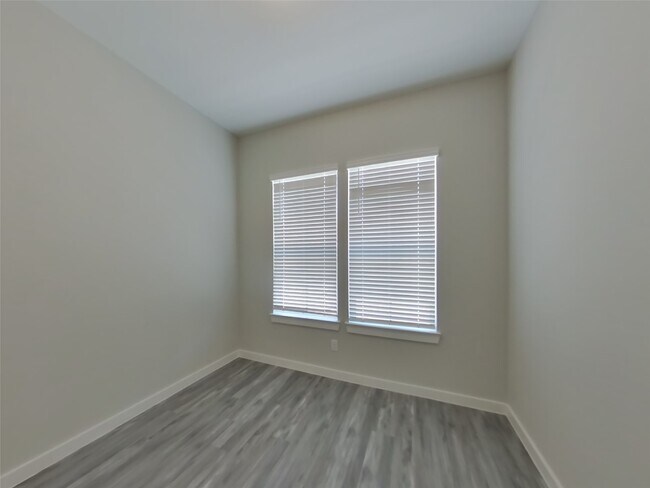 Building Photo - 22813 Terrazzo Dr