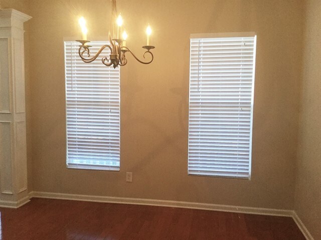 Building Photo - 2021 Moss Creek Dr