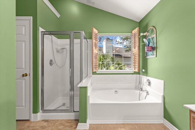 Building Photo - 3 BR, 2.5 BA, 2 Car Garage -- Charleston N...