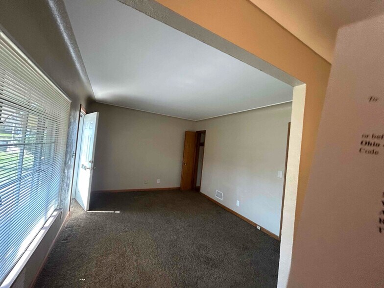 Building Photo - 2841 Terrace Downs St