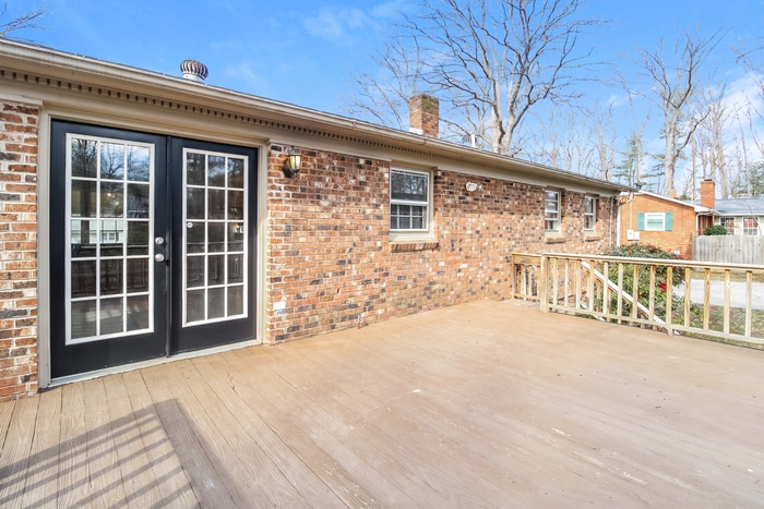 Building Photo - 310 Anchor Dr