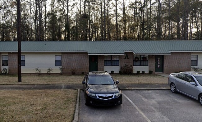 Building Photo - 525 Lee Rd 379