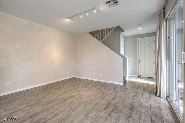 Building Photo - 904 Cottonwood Hl Pl