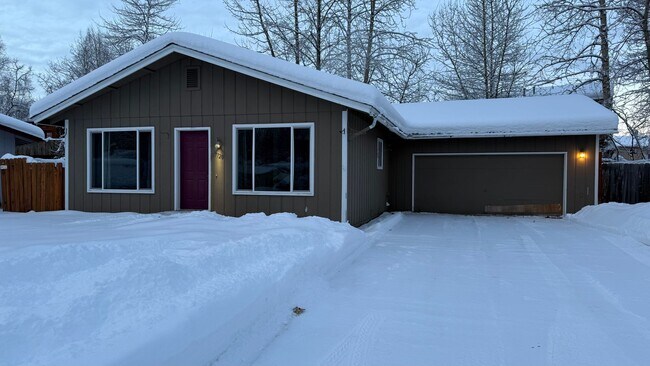 Building Photo - 3 Bedroom Ranch House w/Large 2 Car Garage and Fenced Yard!