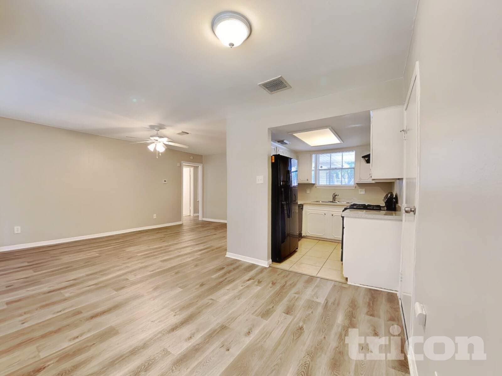 Building Photo - 6422 French Chateau Dr