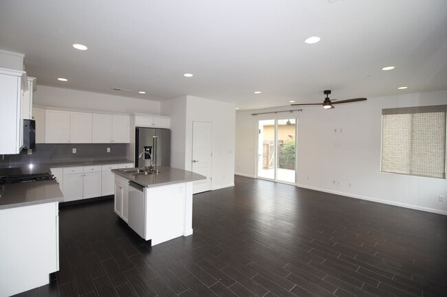 Building Photo - 2102 Makenna Dr