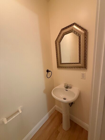 Building Photo - 82 6th St