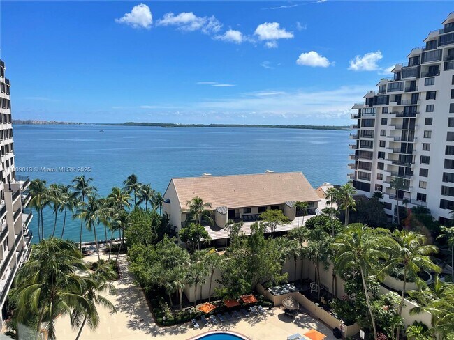 Building Photo - 540 Brickell Key Dr
