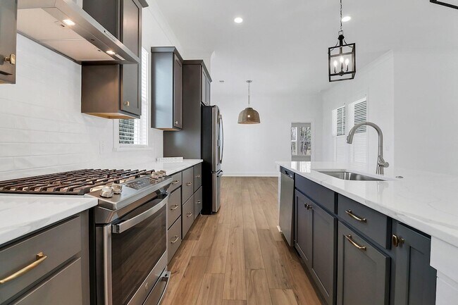 Building Photo - 502 Sound Dr