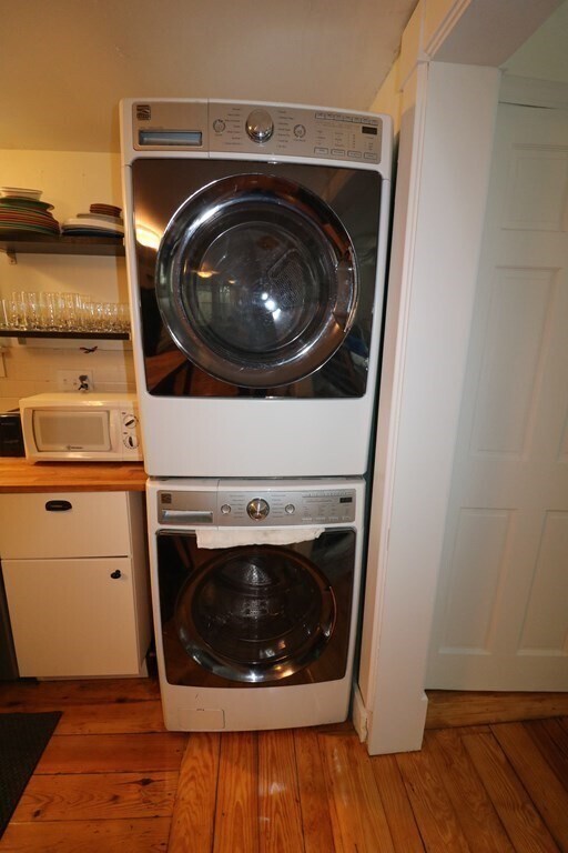 Building Photo - 92 Main St