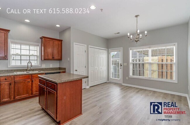 Building Photo - 1004 Briggs Ln