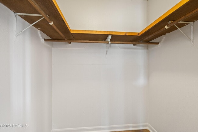 Building Photo - 116 Longfellow Dr