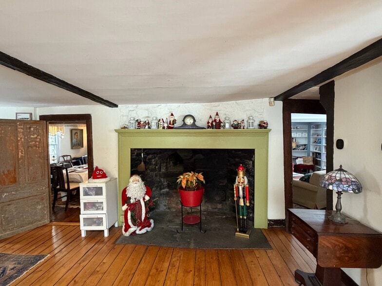 Keeping room - 56 Union St