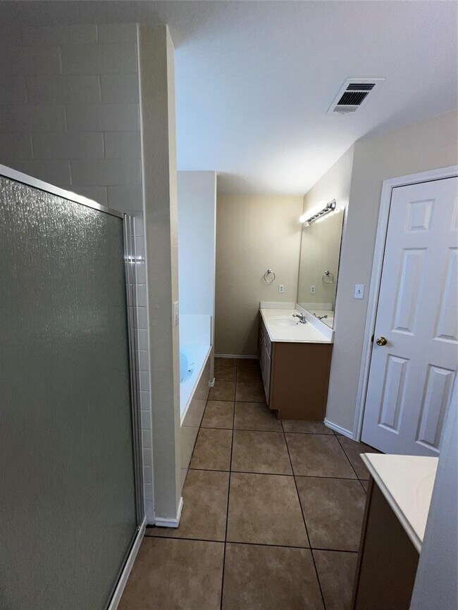 Building Photo - 1210 Canna Lily Ln