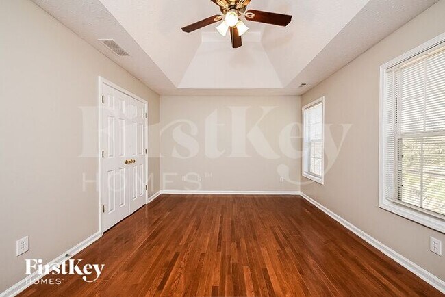 Building Photo - 3512 Tiffany Dr SE