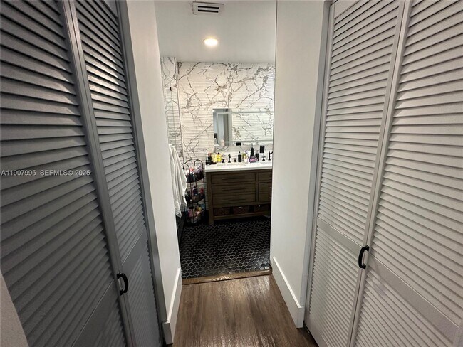 Building Photo - 5478 NW 45th Way