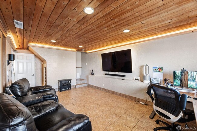 Building Photo - 228 Belhaven Ave