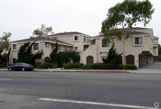 Primary Photo - Arriba Apartments