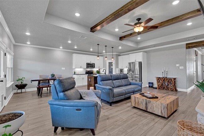 Building Photo - 8508 Glade Dr