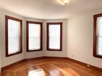 Building Photo - 25 Bennett St