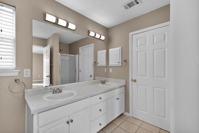 Building Photo - 722 Marsh Harbor Dr