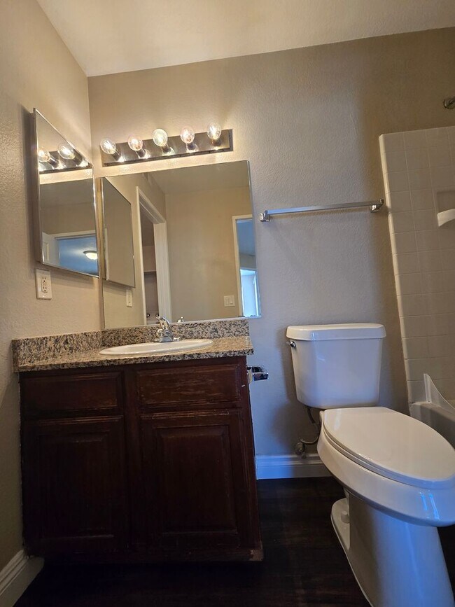 Building Photo - A Fabulous 2 Bedroom, 2 Bathroom condo at ...