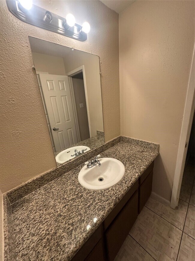 Building Photo - 12654 Ashford Meadow Dr