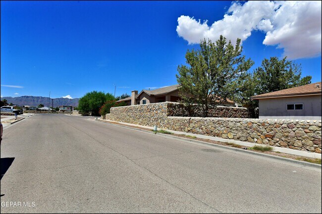 Building Photo - 5810 Redstone Mesa Ct