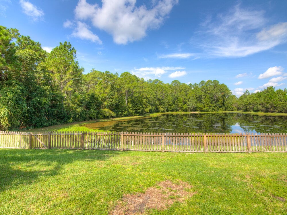 Building Photo - 14200 Viburnum Ln