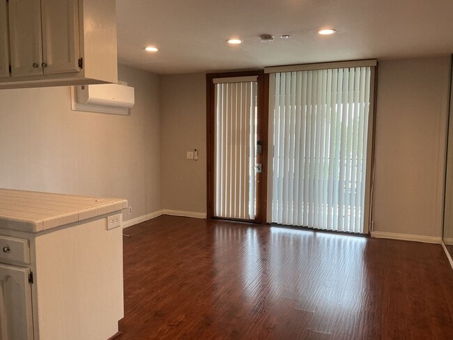 Building Photo - Los Caballeros Clubhouse #1304