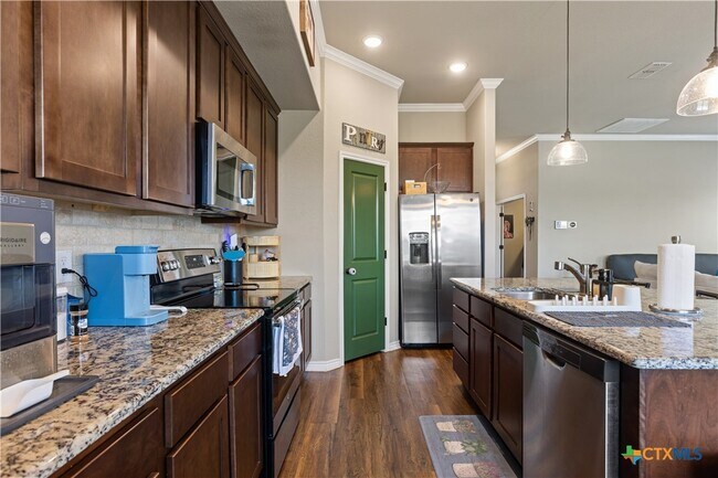 Building Photo - 1326 Carnaby Dr