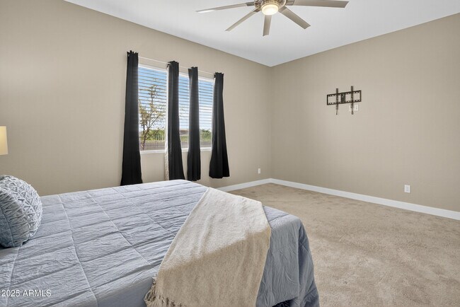 Building Photo - 3405 S 183rd Dr