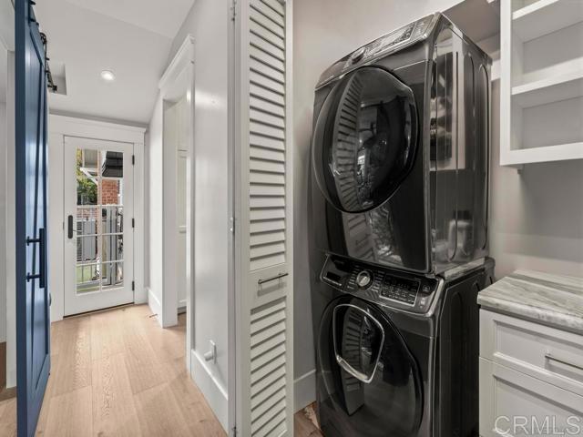 Building Photo - 1027 G Ave