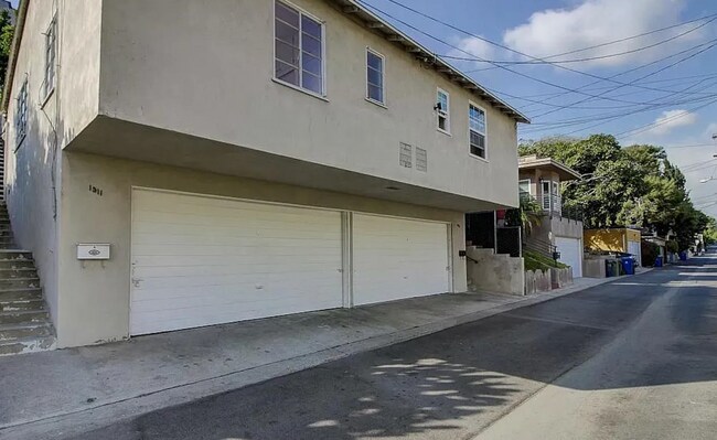 Garage - 1511 Rendall Pl