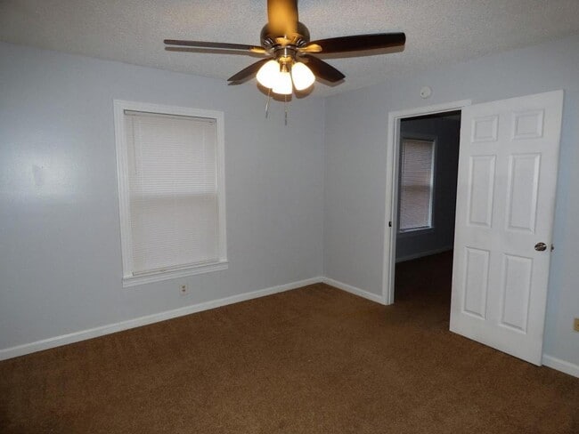 Building Photo - 7188 Pleasant Ridge Rd