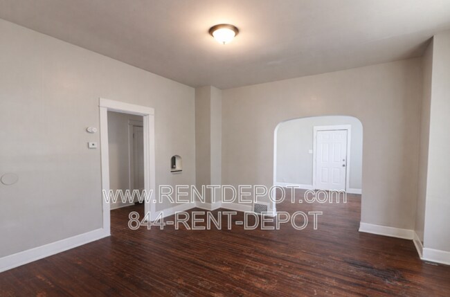 Building Photo - 1500 S Morton Ave