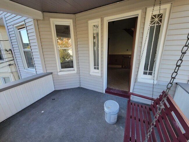 Building Photo - 504 Winthrop Ave