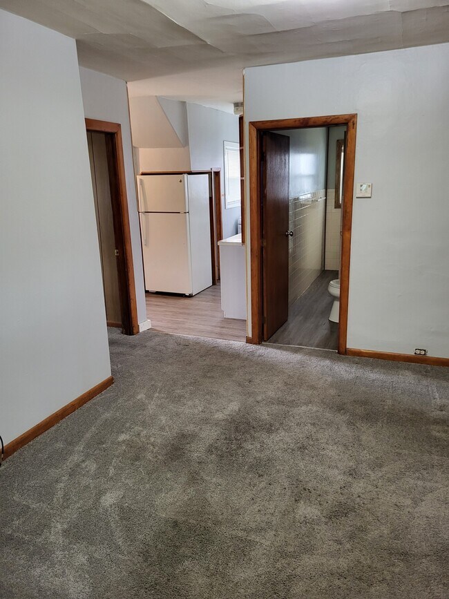 Building Photo - 61 Pennacook St